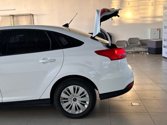 2017 Ford Focus III Рестайлинг, белый, 1249000 рублей - вид 25