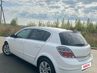 2011 Opel Astra H Рестайлинг, белый, 550000 рублей, вид 5