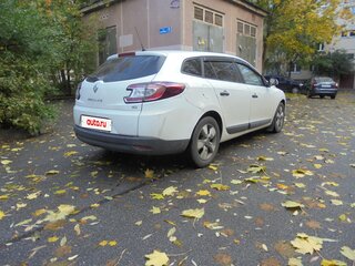 2010 Renault Megane III, белый, 705000 рублей, вид 4