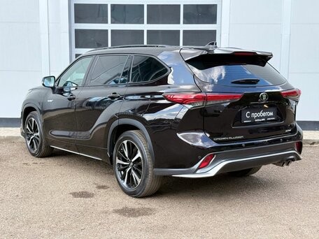 2021 Toyota Crown Kluger, чёрный, 4973000 рублей, вид 3