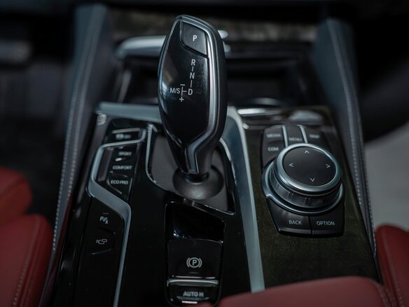 2022 BMW 5 серии Long 530Li VII (G30/G31/G38) Рестайлинг, белый, 4840000 рублей - вид 8