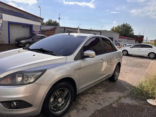 2011 Ford Focus II Рестайлинг, серебристый, 625000 рублей, вид 1