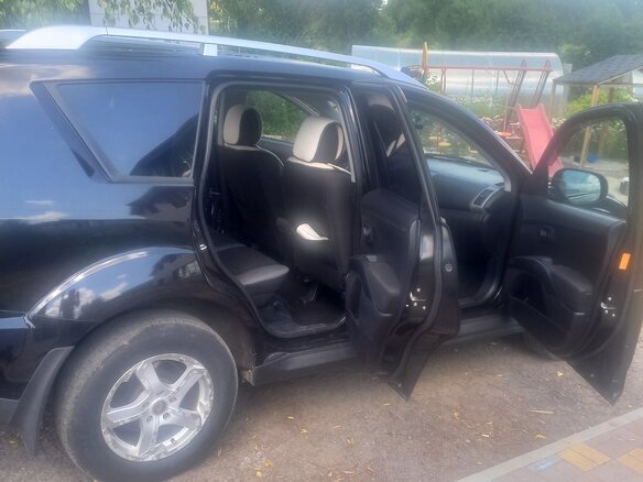 2010 Mitsubishi Outlander II Рестайлинг, чёрный, 1050000 рублей - вид 6