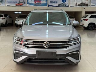 2022 Volkswagen Tiguan L II Рестайлинг (China Market), серебристый, 1965000 рублей, вид 2