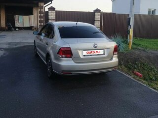 2015 Volkswagen Polo V Рестайлинг, бежевый, 930000 рублей, вид 5