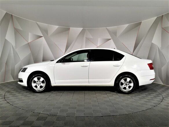 2020 Skoda Octavia III (A7) Рестайлинг, белый - вид 4