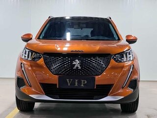 2022 Peugeot 2008 II, оранжевый, 1380000 рублей, вид 2