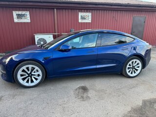 2023 Tesla Model 3 Standart Plus I, синий, 1350000 рублей, вид 3