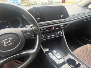 2021 Hyundai Sonata VIII (DN8), серый, 2340000 рублей, вид 4