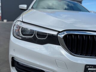 2017 BMW 5 серии 520i VII (G30/G31/G38), белый, 2300000 рублей, вид 2
