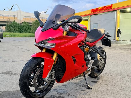 2018 Ducati Supersport, красный, 1100000 рублей, вид 3
