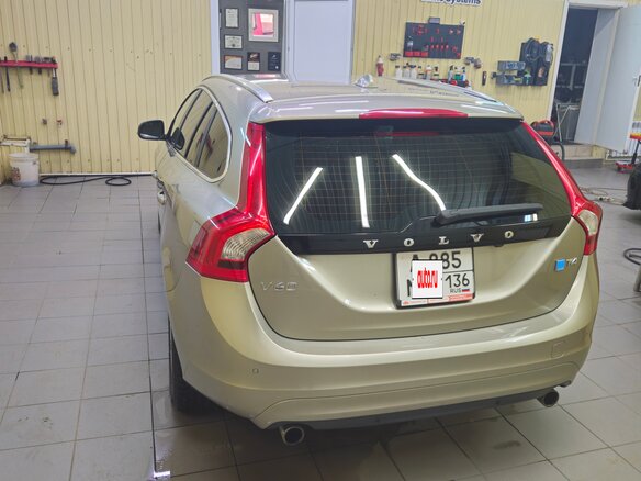 2013 Volvo V60 I, серый, 1225000 рублей - вид 6