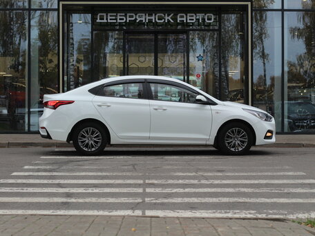 2018 Hyundai Solaris II, белый, 880000 рублей, вид 3