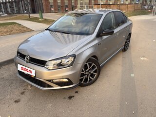 2018 Volkswagen Polo V Рестайлинг, серебристый, 1300000 рублей, вид 2