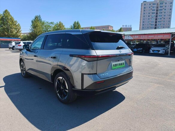 2026 Toyota bZ3X 58.3 kWh, серебристый, 2799777 рублей - вид 5