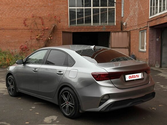 2022 Kia Cerato IV Рестайлинг, серый, 1350000 рублей - вид 8