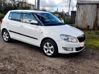 2012 Skoda Fabia II Рестайлинг, белый, 720000 рублей, вид 1
