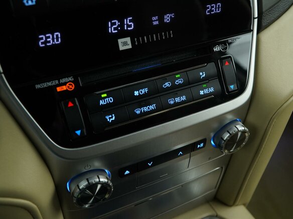 2016 Toyota Land Cruiser 200 Series Рестайлинг 2, чёрный, 5759444 рублей - вид 19