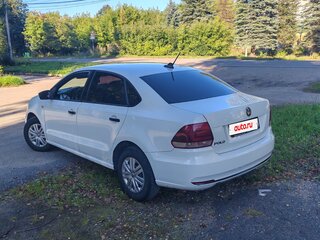 2018 Volkswagen Polo V Рестайлинг, белый, 570000 рублей, вид 4