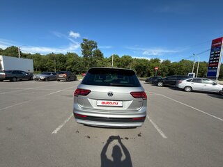 2020 Volkswagen Tiguan II, серебристый, 3200000 рублей, вид 4