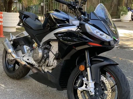 2022 Aprilia Tuono 660, чёрный, 1050000 рублей, вид 1