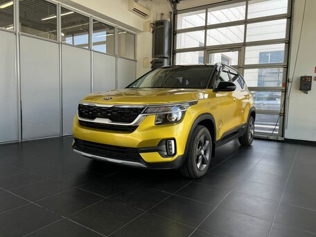 2021 Kia Seltos I, жёлтый, 2000000 рублей, вид 3