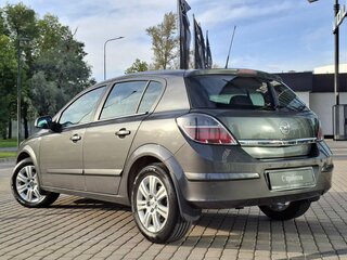 2012 Opel Astra H Рестайлинг, серый, 550000 рублей, вид 3