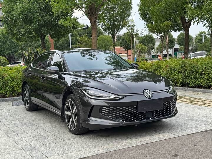 Открыть фотографии: Volkswagen Lamando II