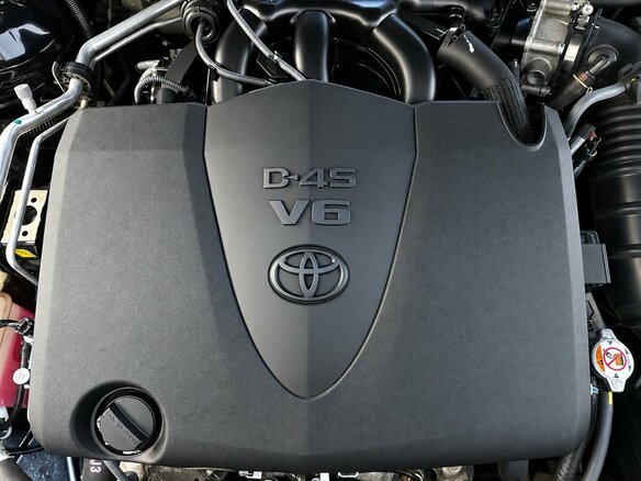 2021 Toyota Camry VIII (XV70), чёрный, 3560000 рублей - вид 16