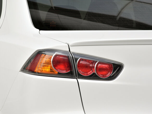 2011 Mitsubishi Lancer X Рестайлинг, белый - вид 7