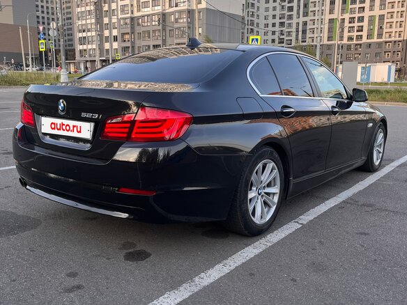 2010 BMW 5 серии 523i VI (F10/F11/F07), чёрный, 1500000 рублей - вид 9
