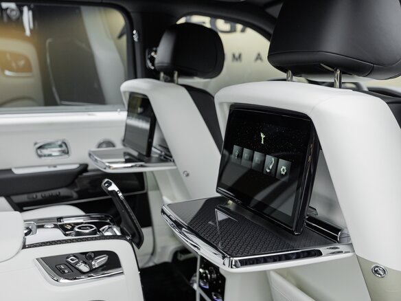 2026 Rolls-Royce Cullinan Black Badge I Рестайлинг (Series II), чёрный, 73670000 рублей - вид 34