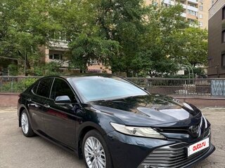 2018 Toyota Camry VIII (XV70), синий, 2820000 рублей, вид 3