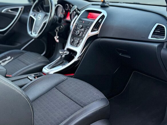 2012 Opel Astra GTC J Рестайлинг, чёрный, 840000 рублей - вид 7