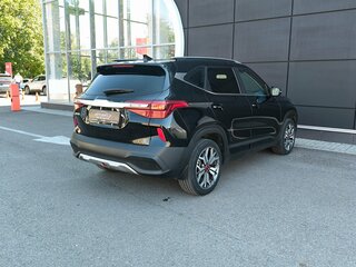 2022 Kia Seltos I, чёрный, 2288000 рублей, вид 4