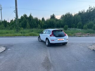 2010 Volvo C30 I Рестайлинг, белый, 940000 рублей, вид 5
