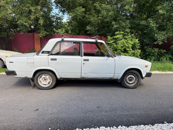 1990 Lada (ВАЗ) 2105, белый, 95000 рублей - вид 3