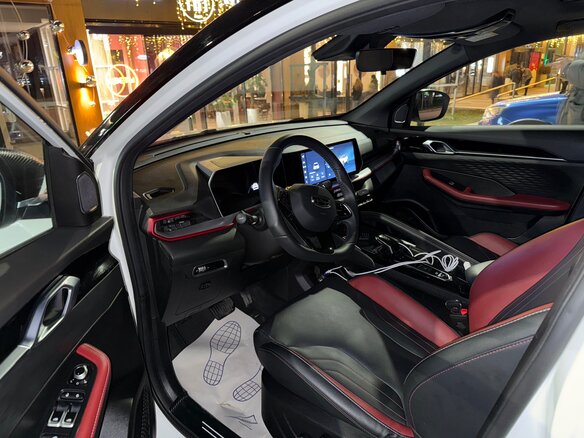2024 Geely Coolray I Рестайлинг, белый, 1900000 рублей - вид 1