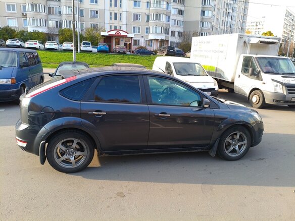 2010 Ford Focus II Рестайлинг, серый, 490000 рублей - вид 4