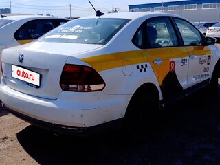 2018 Volkswagen Polo V Рестайлинг, белый, 627000 рублей, вид 4