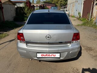 2010 Opel Astra H Рестайлинг, серебристый, 650000 рублей, вид 3