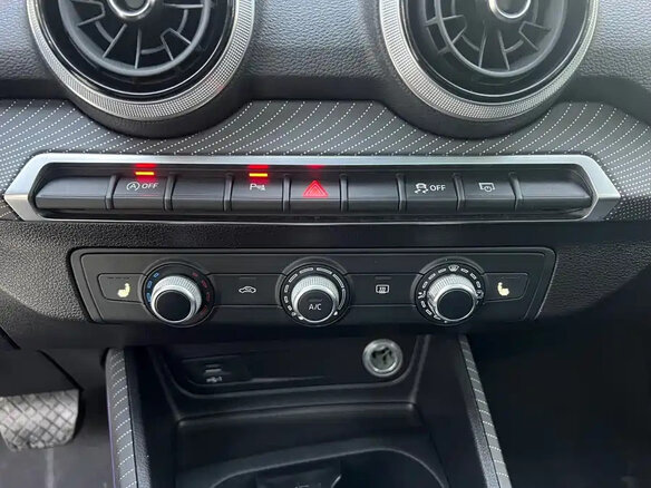 2022 Audi Q2 35 TFSI I Рестайлинг, красный - вид 10