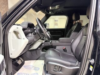 2022 Land Rover Defender 110 II, чёрный, 7998000 рублей, вид 5
