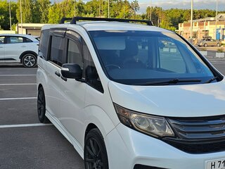 2015 Honda Stepwgn V, белый, 1695000 рублей, вид 1