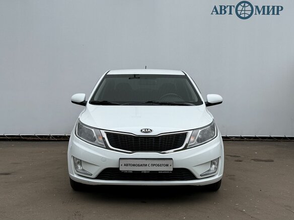 2014 Kia Rio 6-speed III, белый, 750000 рублей - вид 1