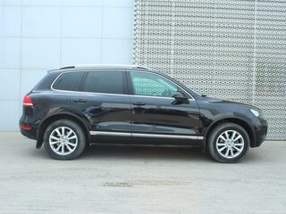 2013 Volkswagen Touareg II, чёрный, 2000000 рублей, вид 4