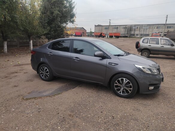 2016 Kia Rio III Рестайлинг, серый, 1200000 рублей - вид 9
