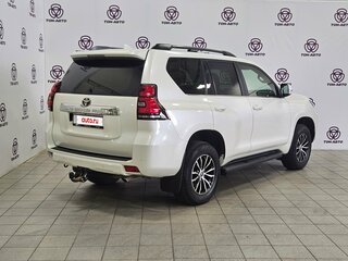 2021 Toyota Land Cruiser Prado 150 Series Рестайлинг 3, белый, 4795000 рублей, вид 5