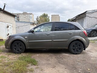 2011 Kia Rio II Рестайлинг, серебристый, 350000 рублей, вид 2