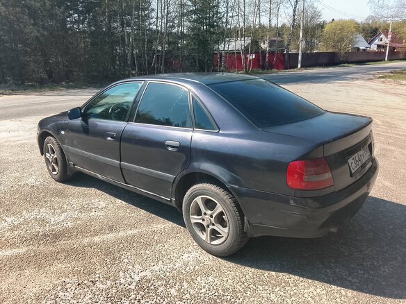 1999 Audi A4 I (B5) Рестайлинг, синий, 500000 рублей - вид 11